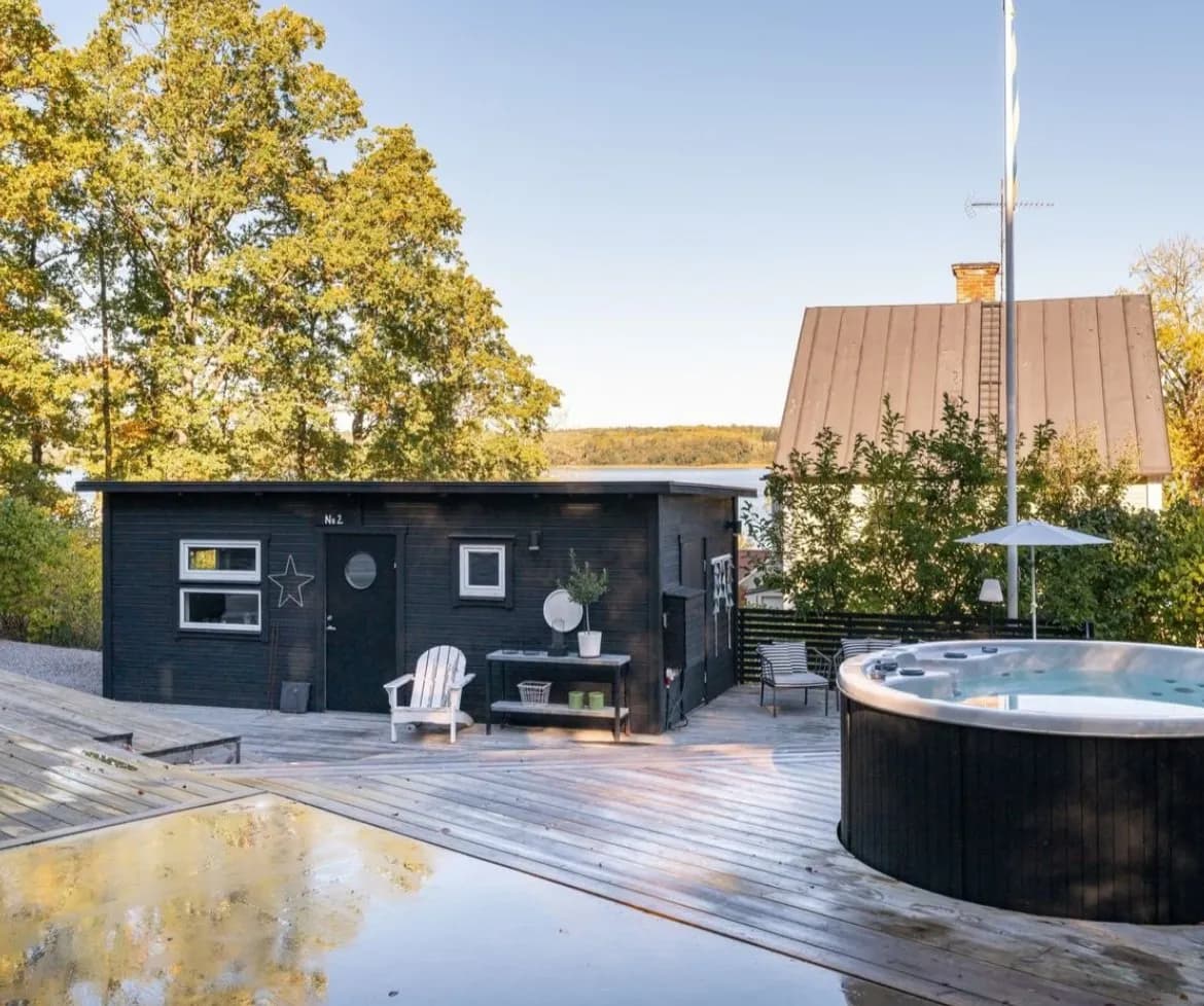 Stuga på Sidövägen i Strängnäs