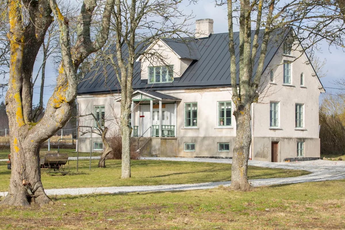 Lägenhet på Halla Tule i Romakloster