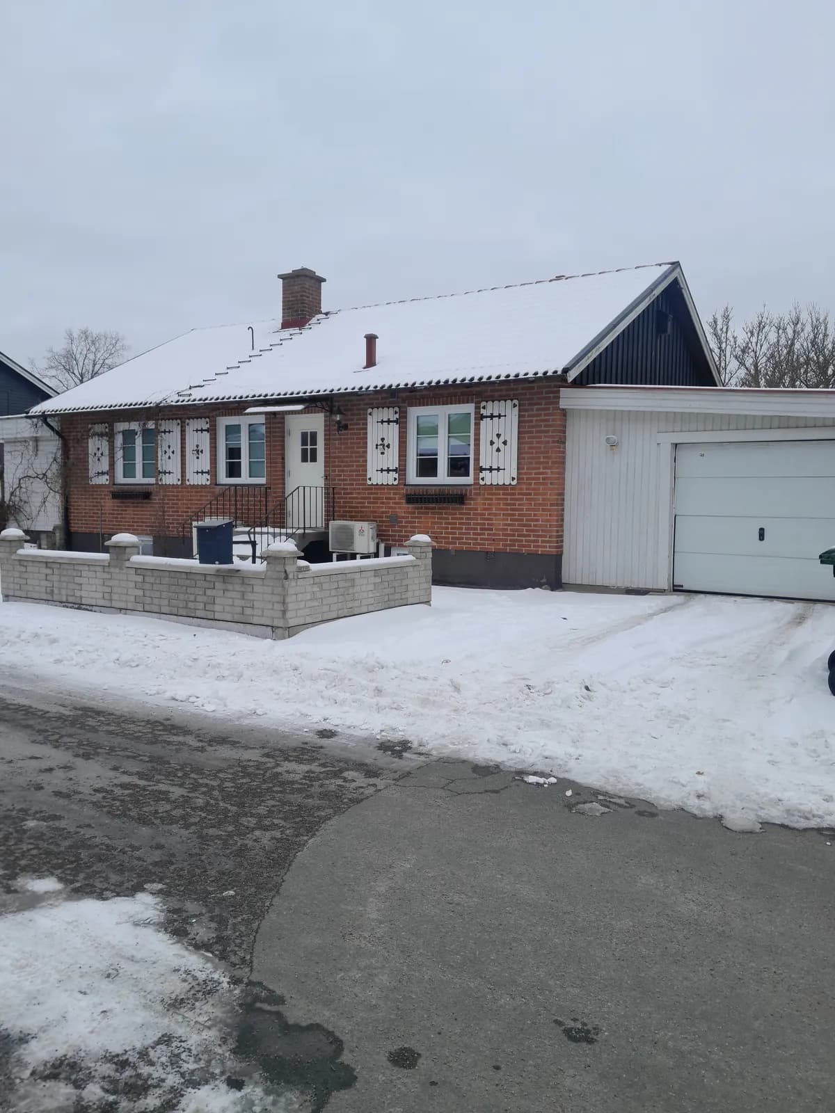 Hus på Cederborgs väg i Hanaskog