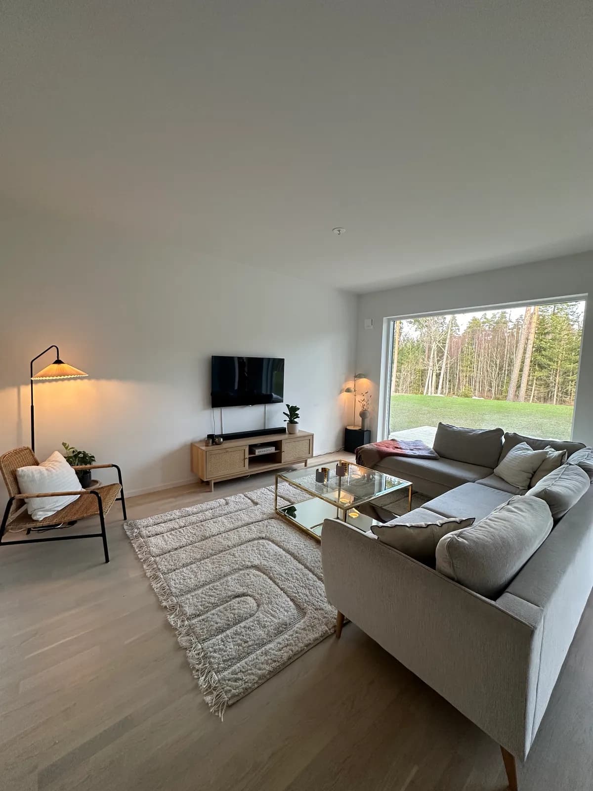 Radhus på Oxenstiernas väg i Ekolsund