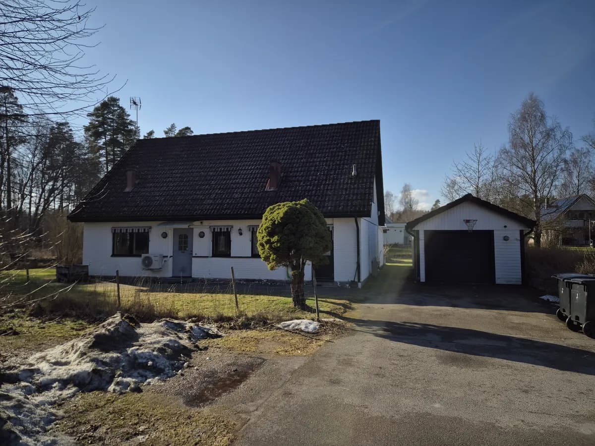 Hus på Violvägen i Väckelsång