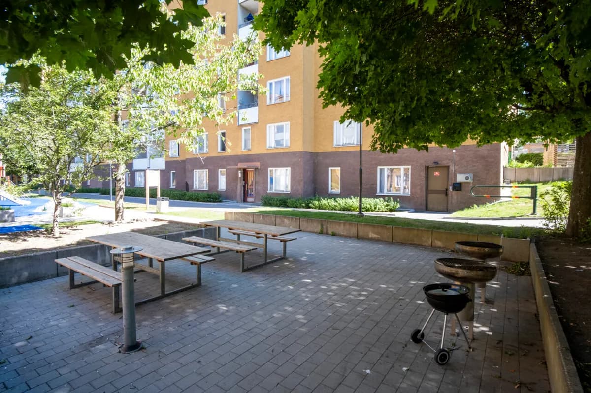 Hyreslägenhet på Vårby i varby