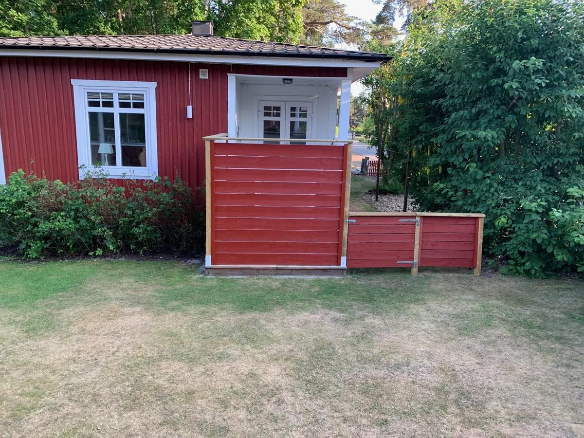 Stuga på Varamovägen i Motala