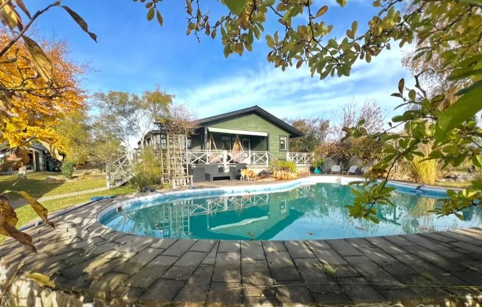 Stuga på Larsa Johans väg i Glommen