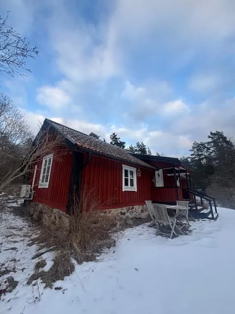 Stuga på Pråmsvik i Ornö
