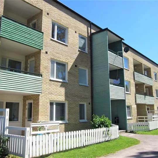 Hyreslägenhet på Blomstermåla i blomstermala