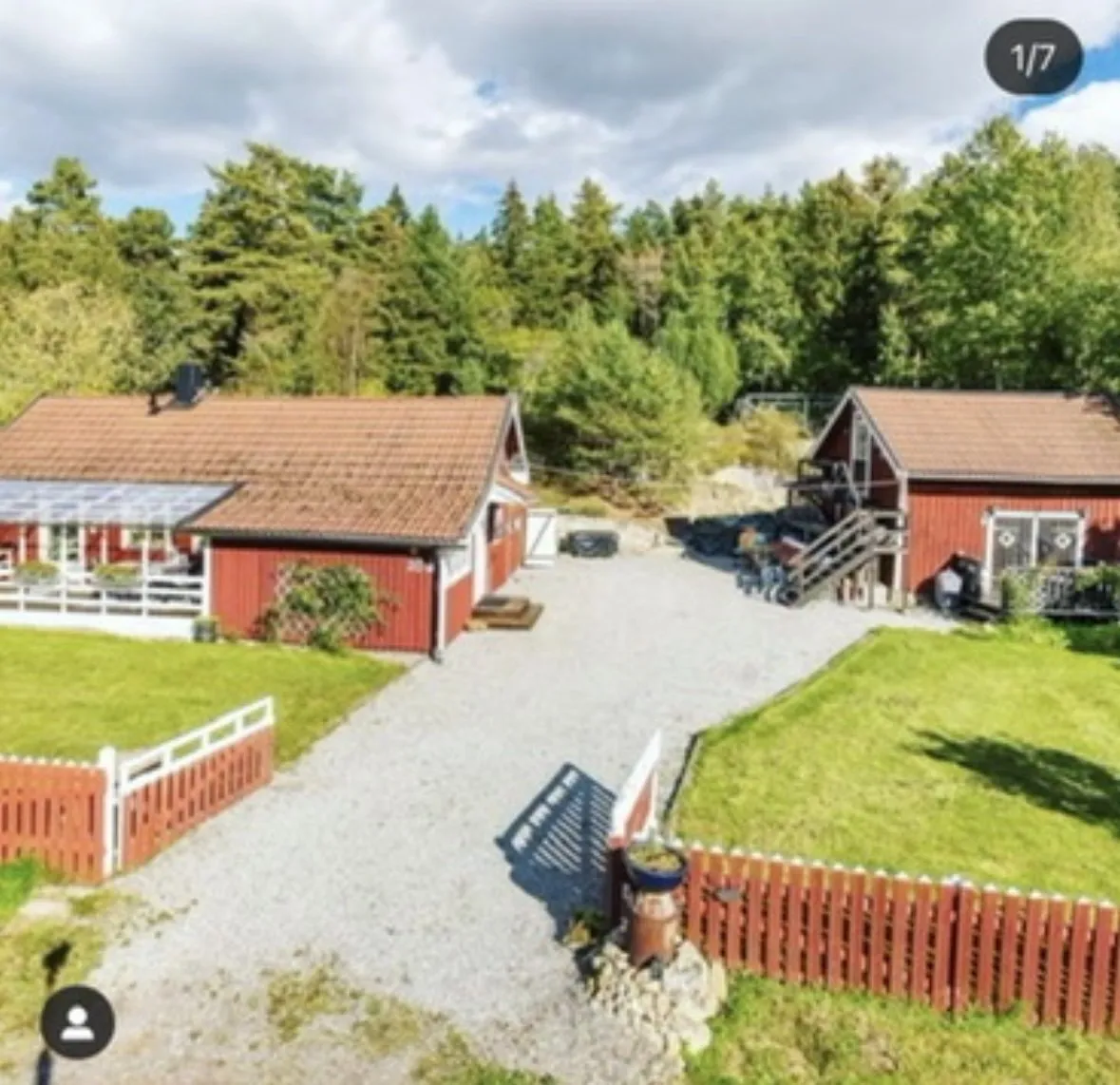 Stuga på Lötenvägen i Skokloster